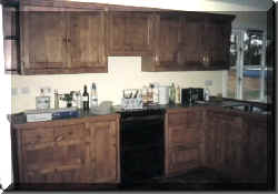 english oak fited kitchen.jpg (16517 bytes)